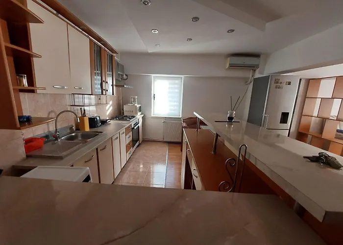 Cazare Apartament Craiova アパート *